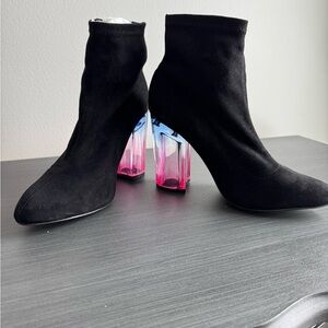Qupid black stretch ankle boots suede material, pink and blue heel size 8